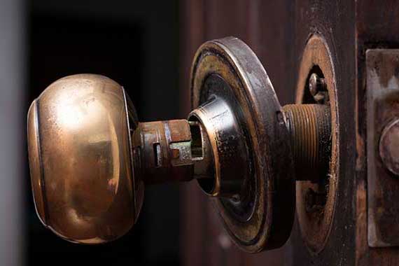 key snapped inside lock